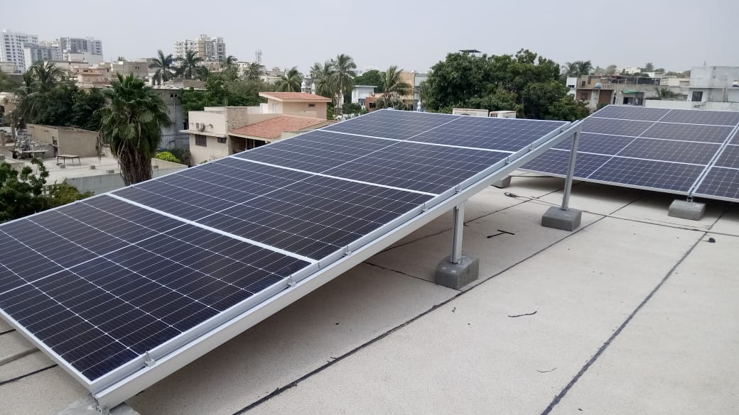 How SEE Helps Businesses Maintain 100% Power Uptime Through Solar + Maintenance Plans | Zeoby